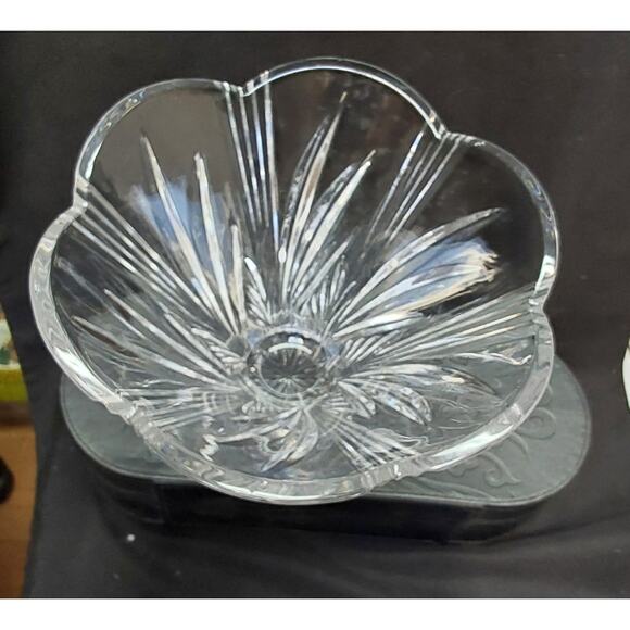 Waterford Marquis Crystal Footed Bowl in the Festival Pattern 40030385 - Picture 3 of 6